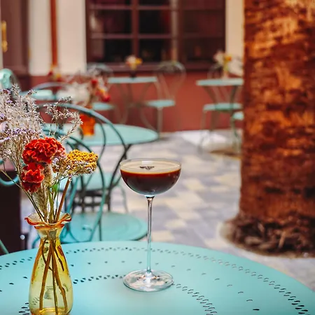 Madame C - Très Particulier 4* Strasbourg