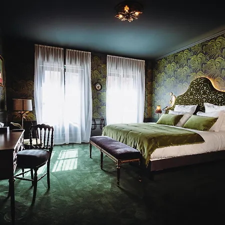 Madame C - Très Particulier Hotel Strasbourg