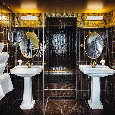 Madame C - Très Particulier Strasbourg