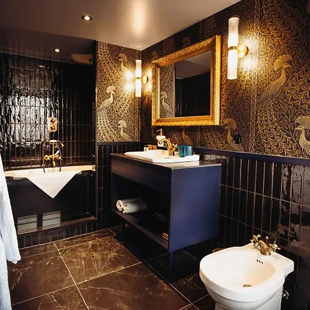 Madame C - Très Particulier 4* Strasbourg