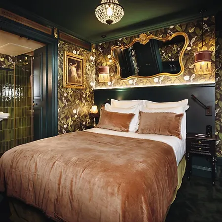 Madame C - Très Particulier Strasbourg